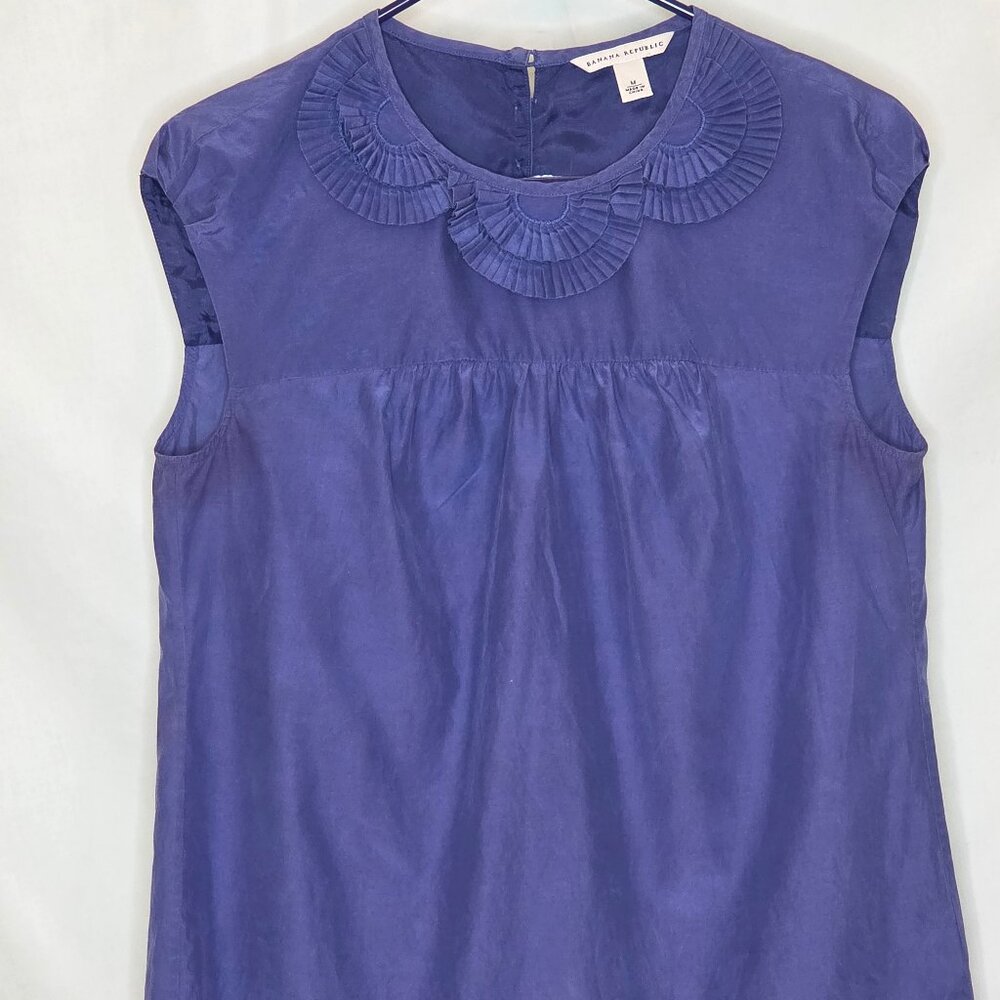 Blue Banana Republic silk-blend, capped sleeve blouse, size medium (M)